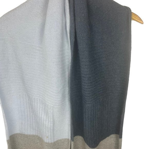 Vince Camuto Wool Blend Scarf One Size Gray Blue Fringe Soft Warm Designer - Picture 4 of 6